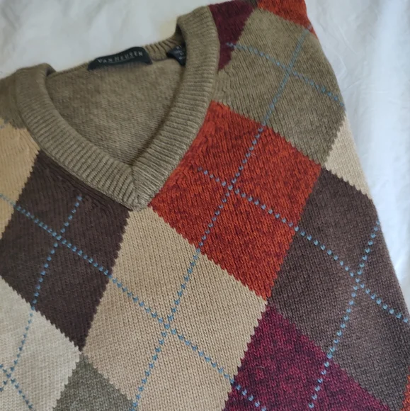 Van Heusen argyle sweater. Size XL. - Picture 6 of 8